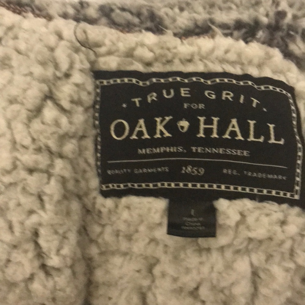 True grit men’s size L. Small defect near collar